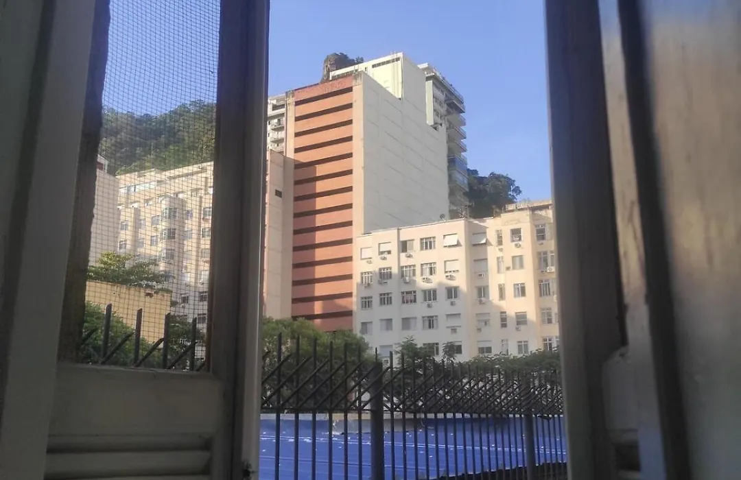 Apartamento com Conforto e Praticidade em Copacabana-1